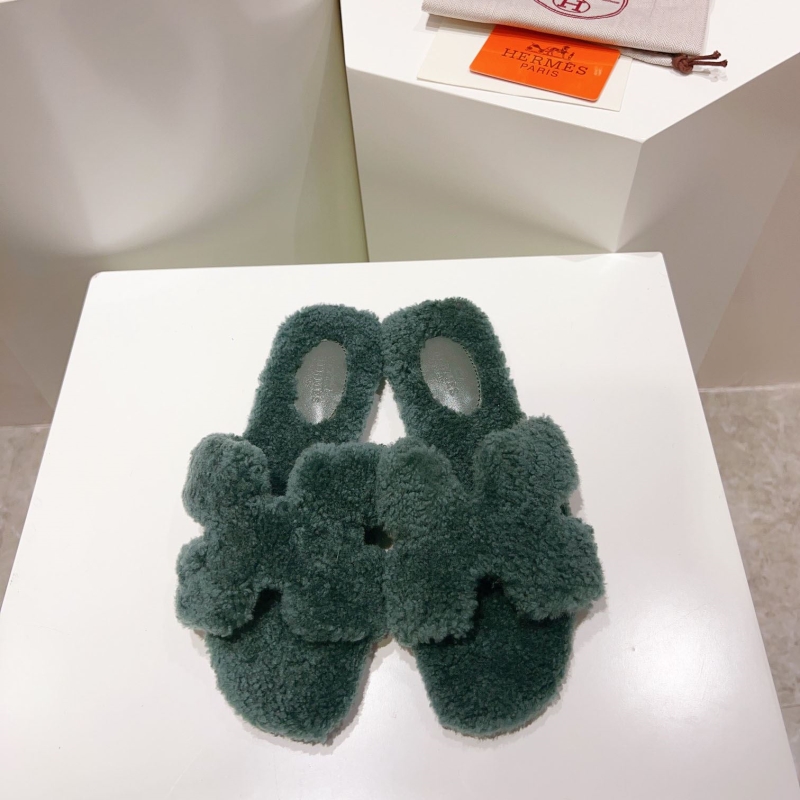 H**mes slippers